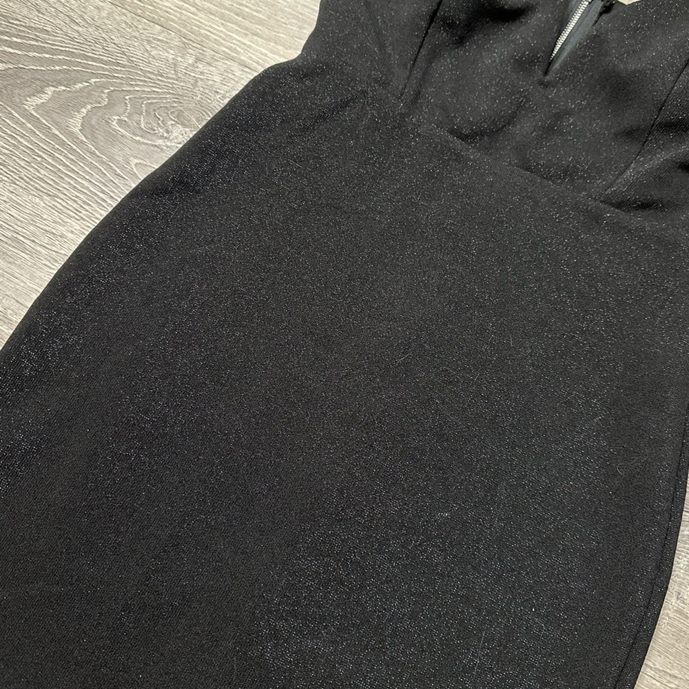 •WINDSOR• DRESS - Picture 2 of 8
